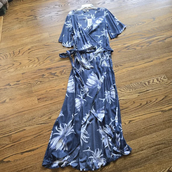 chinese dress ladies Roxy Cloud Maxi Dress – understated-eboutique main image 0